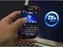 Wall Street vaticina que Research In Motion, la empresa creadora de Blackberry, va a desaparecer. No es una locura, sino que los propios directivos de la firma canadiense lo advirtieron, luego de perder la batalla contra el iPhone. Lo increíble es que 5 años atrás, RIM era la única compañía gigante de smartphones y tenía pleno control de mercado. La única manera que sobrevivirá es si alguien la compra. La taiwanesa HTC o Amazon estarían interesados. Foto: Terra Wall Street vaticina que Research In Motion, la empresa creadora de Blackberry, va a desaparecer. No es una locura, sino que los propios directivos de la firma canadiense lo advirtieron, luego de perder la batalla contra el iPhone. Lo increíble es que 5 años atrás, RIM era la única compañía gigante de smartphones y tenía pleno control de mercado. La única manera que sobrevivirá es si alguien la compra. La taiwanesa HTC o Amazon estarían interesados. Foto: Terra