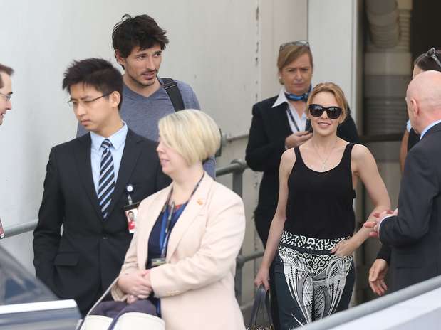 Kylie Minogue y Andrés Velencoso ya están en Sidney, la ciudad natal de la cantante y donde pasarán juntos el Fin de Año. Foto: Gtres