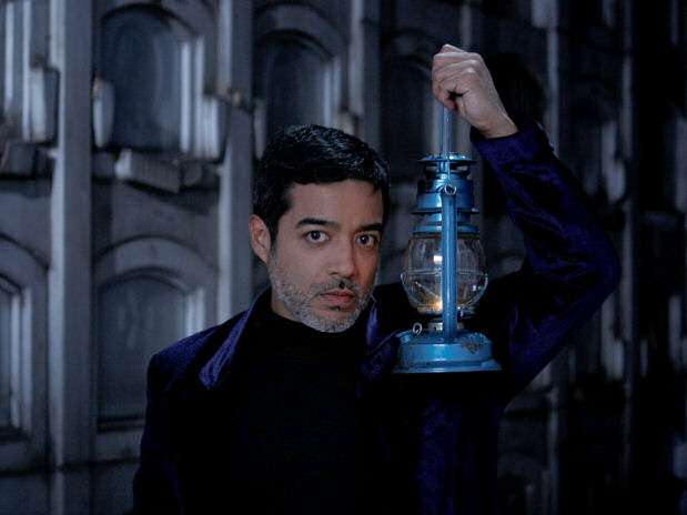 Marcello Rivera es el conductor de \"Historias detrás de la muerte\". Foto: Frecuencia Latina