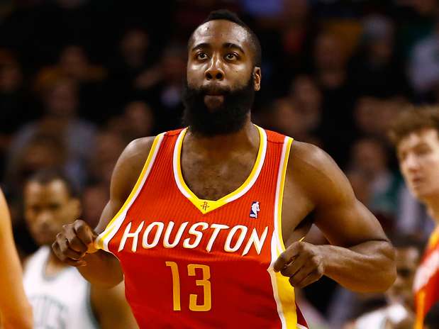 Harden anotó 29 puntos y comandó la reacción de los Rockets. Foto: AFP Harden anotó 29 puntos y comandó la reacción de los Rockets. Foto: AFP