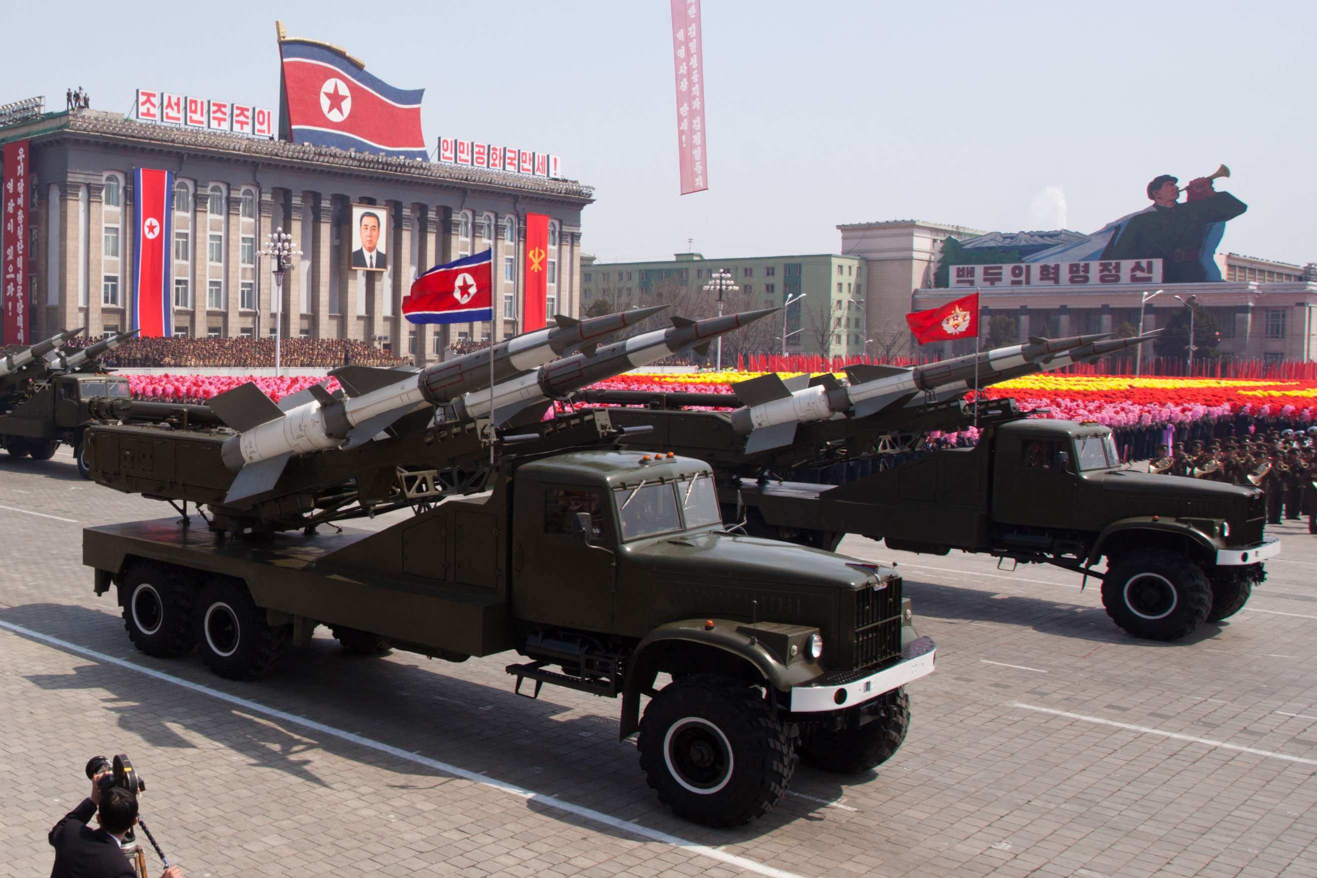 Resultado de imagem para tanques norte coreanos