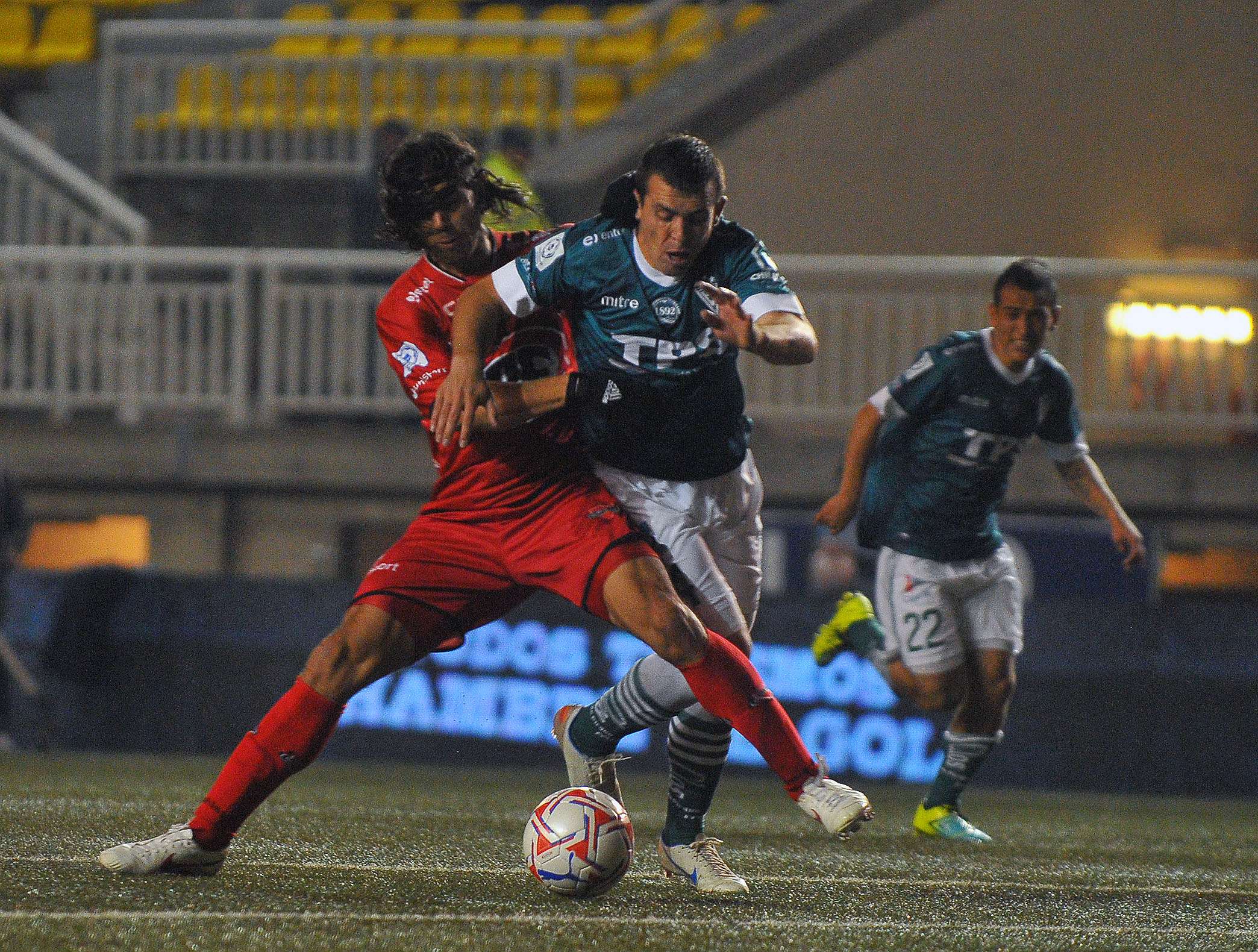 Revisa las mejores im�genes del duelo Wanderers-Ñublense