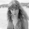 Assista ao trailer de "Um Lugar Bem Longe Daqui" com faixa inédita de Taylor Swift