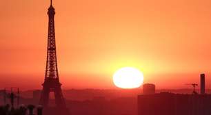 Onda de calor extremo provoca fechamento do topo da Torre Eiffel