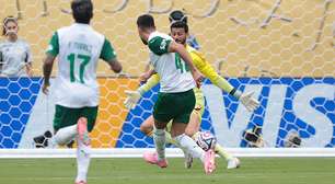 Em jogo com VAR e alerta de tempestade, Palmeiras conquista a 1ª vitória no Mundial