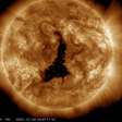 O que é o buraco gigante do tamanho de 60 Terras que surgiu no Sol? Veja imagens