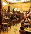 Café Tortoni é templo do tango e da literatura portenha
