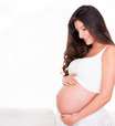Alteração hormonal causa manchas na pele durante a gravidez