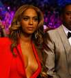 Beyoncé usa decote ousado em luta de boxe, em Las Vegas