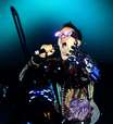 Muse vem do futuro com grande show de rock eletrônico