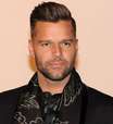 Ricky Martin relembra pergunta íntima nos anos 2000: 'Me senti violado'