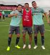VÍDEO: 'Alô pra câmera'! André, Marlon e Nino param treino e posam para fotos no Fluminense