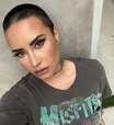 Demi Lovato faz funeral para seu passado pop