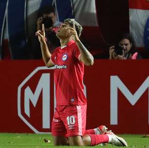 Argentinos Juniors sai na frente diante do Corinthians em Buenos Aires; siga