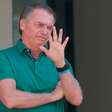 Bolsonaro tem crises de soluço e pressão instável após receber alta, diz relatório médico