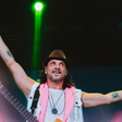 Falamansa revive conexão com público de Salvador em show: 'Foi amor à 1ª vista'
