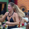 Ana Bruna chora após conversa com a produção sobre Serginho Hondjakoff