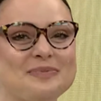 Apresentadora de telejornal chora ao vivo ao anunciar afastamento da TV