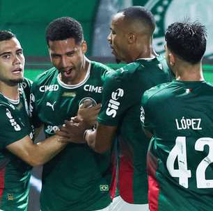 Palmeiras goleia Vitória e consegue primeiro triunfo no Brasileirão