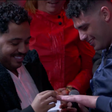 'Domingão com Huck' tem pedido de casamento gay com direito ao beijo
