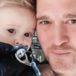 Michael Bublé é pai de menino que teve câncer raro aos 3 anos