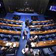 Senado aprova PEC que amplia benefícios sociais até o final do ano
