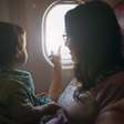 Serviços especiais para bebês e crianças pequenas em voos internacionais