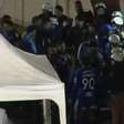 Após vitória do Cruzeiro, torcedores do Londrina tentam invadir cabine de rádio; jogadores são agredidos
