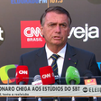 Bolsonaro se irrita ao comentar reportagens sobre imóveis e ameaça processar por 'falsa comunicação'