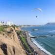 Capital tem voo de paraglider e vista fascinante à beira mar