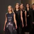 NY: Couro e plissado marcam coleção de brasileiro para a Calvin Klein