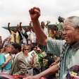 Morre Nelson Mandela, a lança da nação africana