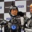 Ator japonês ganha "sósia" robô para gravar comercial
