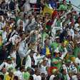 Argelino leva garrafada durante jogo contra Coreia no RS