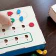 Novo brinquedo ensina lógica de programação a crianças