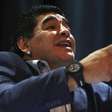 Maradona se irrita e dá tapa na cara de repórter argentino