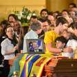 Homenagens a Eduardo Campos reúnem multidão em Recife