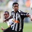 Levir alivia pressão: "Jô foi atacante da Seleção na Copa"