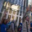 'High Five', piadas e protestos: veja o 1º dia do iPhone 6