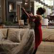 'Império': vestida de noiva, Clara sai no tapa com Cristina