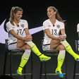 Imagem: com belas, EUA apresentam uniforme para Mundial