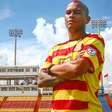 Olha o Gabriel aí! Strikers anunciam substituto de Léo Moura