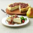 Cheesecake de gorgonzola e agridoce de peras