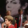 Artistas e o ex- presidente Lula acompanham Dilma no Senado