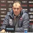 ATLÉTICO-PR: "Ajustar os problemas enquanto vencemos é sempre melhor". Eduardo fala sobre o sistema ofensivo da equipe do Atlético-PR.