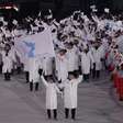Delegações das Coreias entram sob bandeira única em estádio