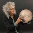 Música de Brian May em homenagem à sonda espacial emociona!