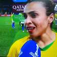 Marta se emociona e pede renovação no futebol feminino