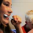 Mais da metade das crianças sofre com erosão dentária