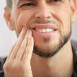 5 sinais de que você precisa ir ao dentista